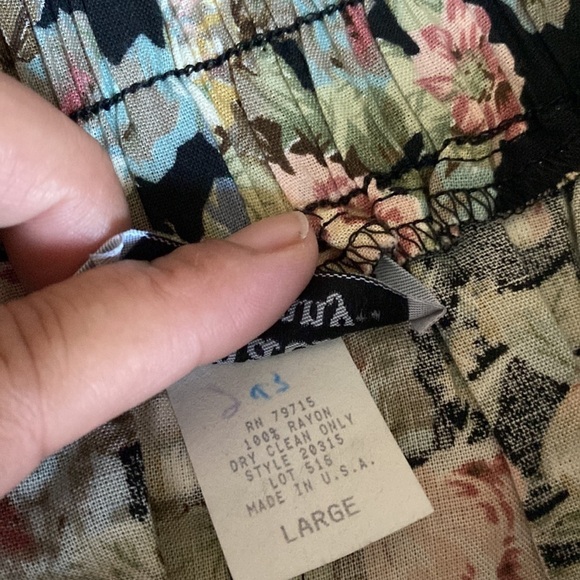 Vintage Michael K & Company Floral Print high waisted skirt size large - Picture 8 of 8